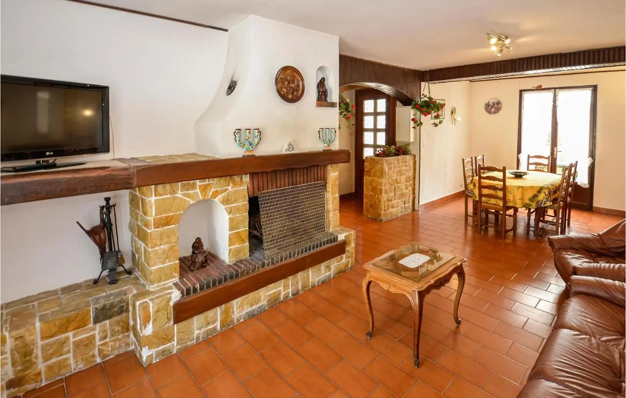 Nice Home In Saint Cannat With Wifi